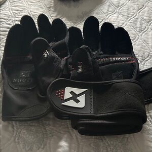 Black Men's Advanced Grip Gloves